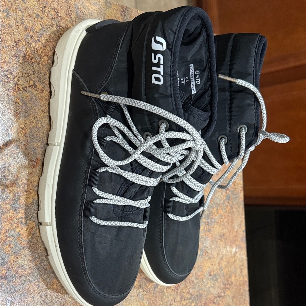 STQ Women's Black Winter Boots